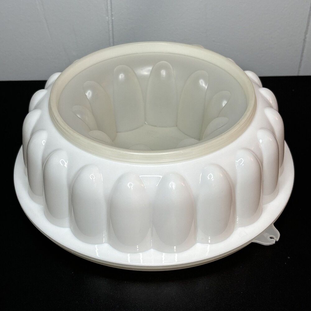 Tupperware 3 Piece White Jello Ring Gelatin Mold W/Lid #1201 1202 & 1203